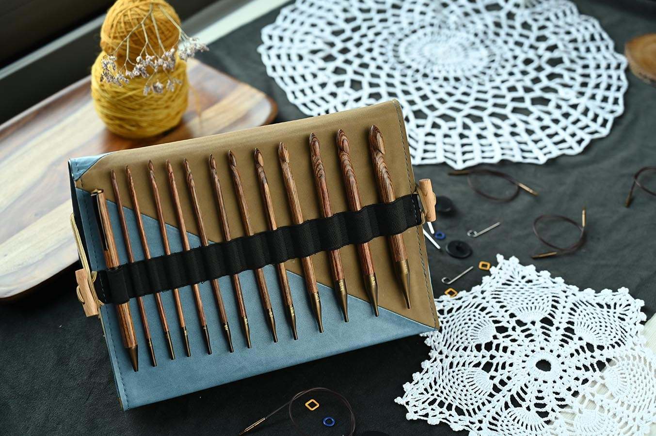 Crochet hook set